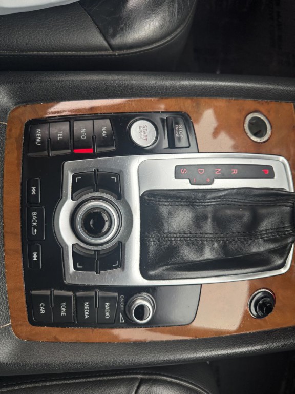 2015 Audi Q7 Image 16