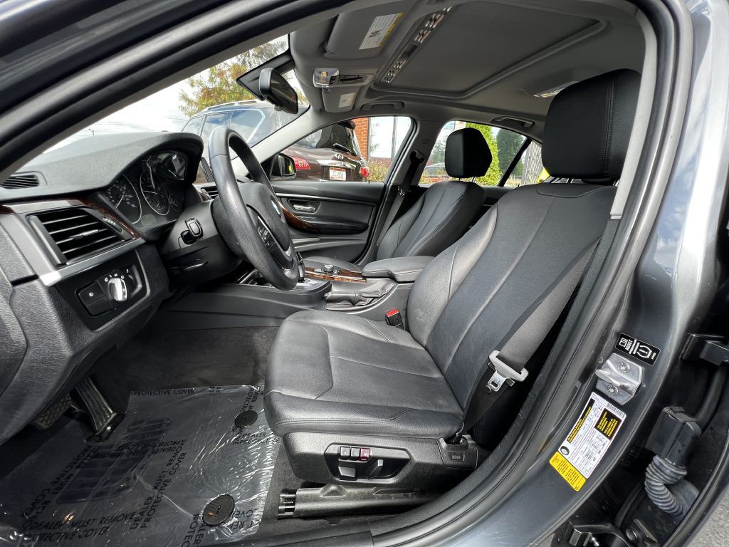 2014 BMW 3 Series Image 8