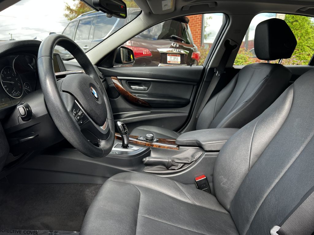 2014 BMW 3 Series Image 9