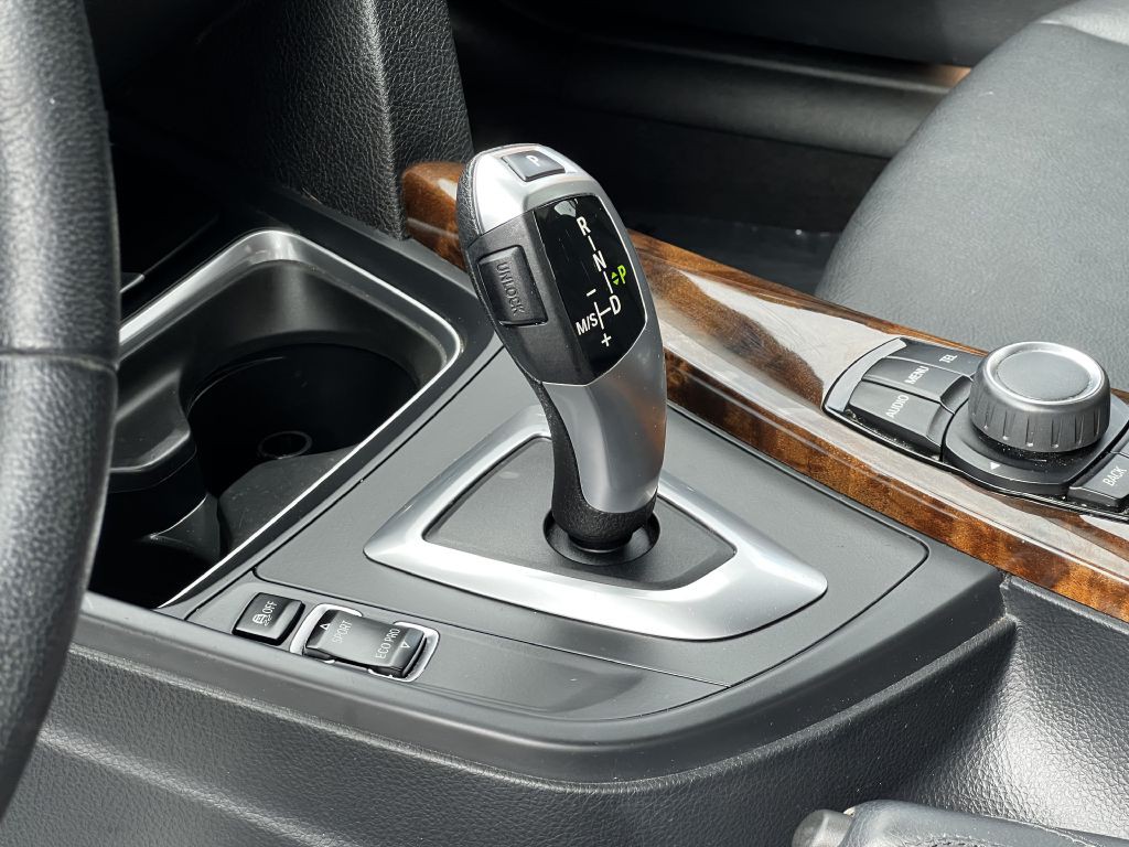 2014 BMW 3 Series Image 13