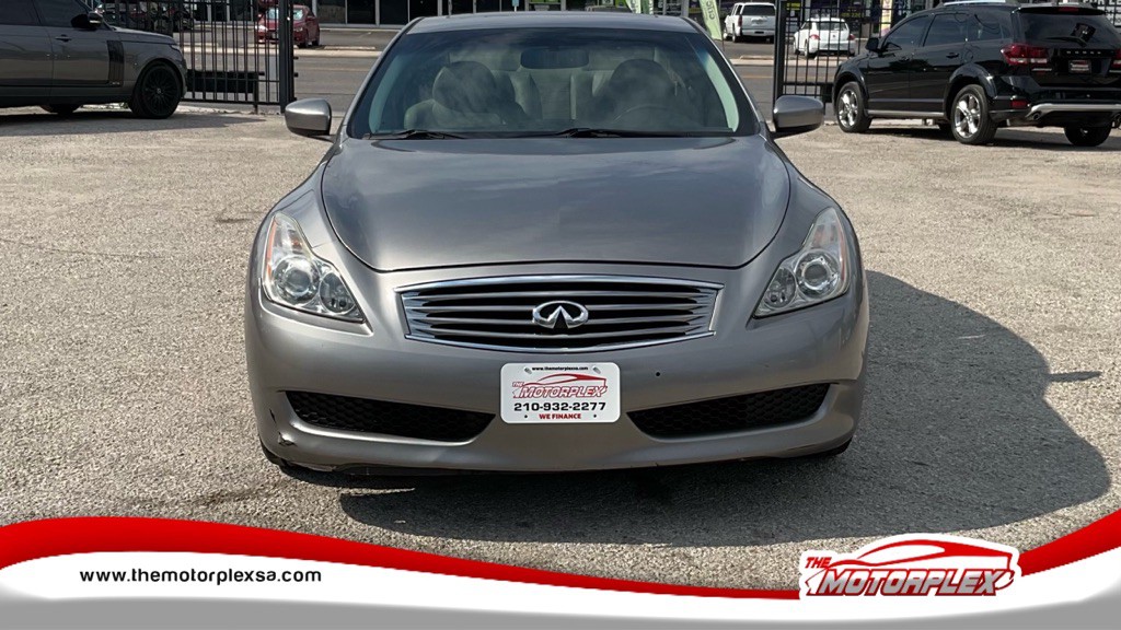 2009 INFINITI G37 Image 2