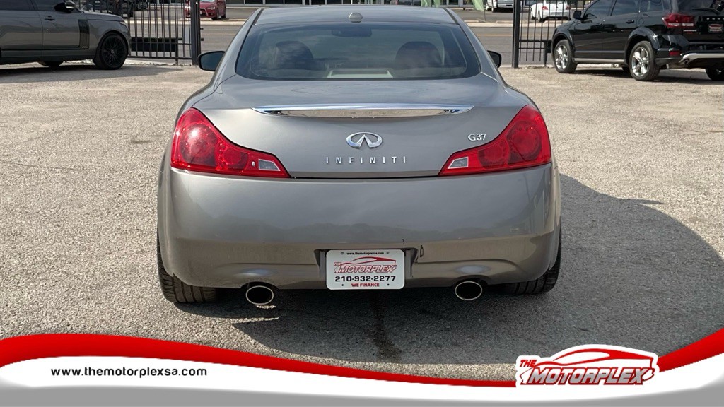 2009 INFINITI G37 Image 5