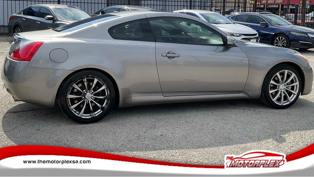 2009 INFINITI G37 Image 6