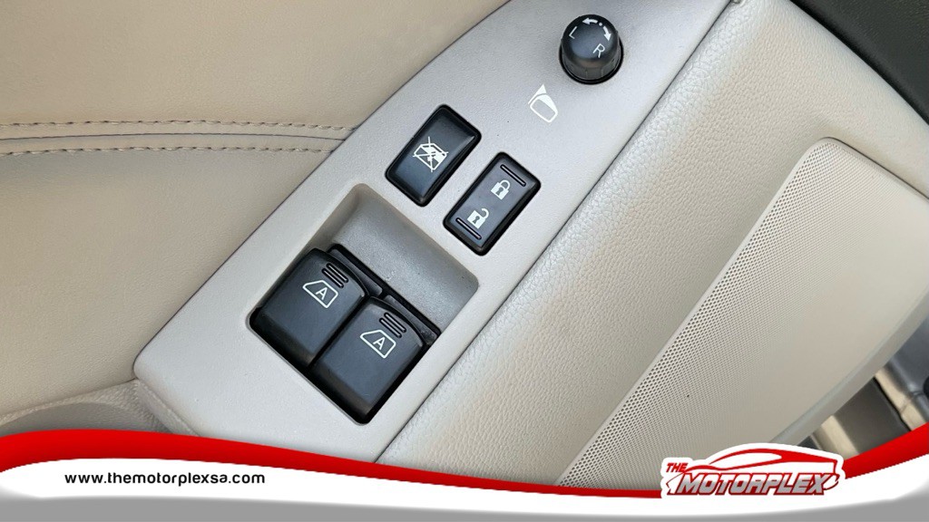 2009 INFINITI G37 Image 12