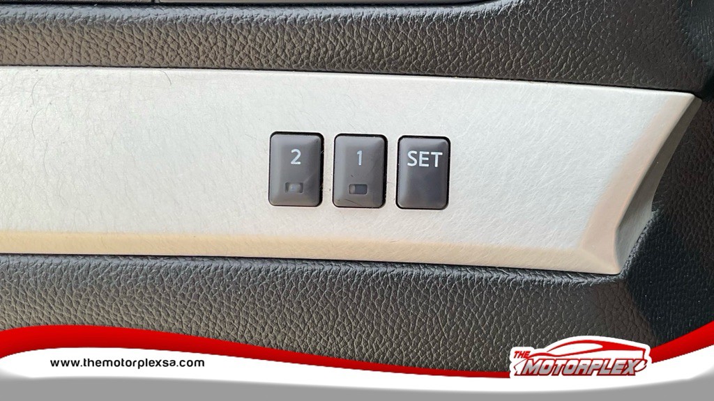2009 INFINITI G37 Image 13