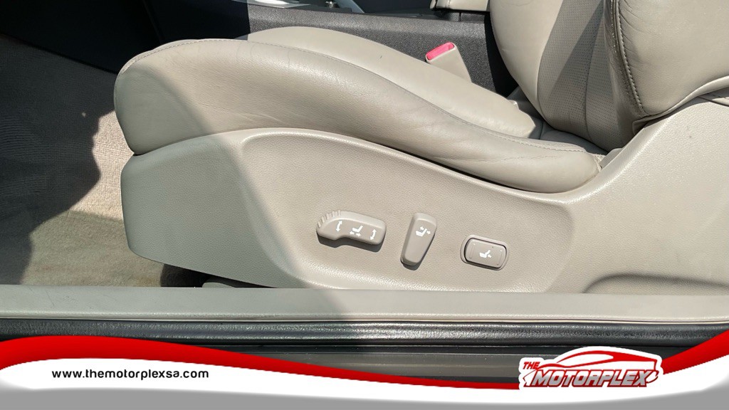 2009 INFINITI G37 Image 14