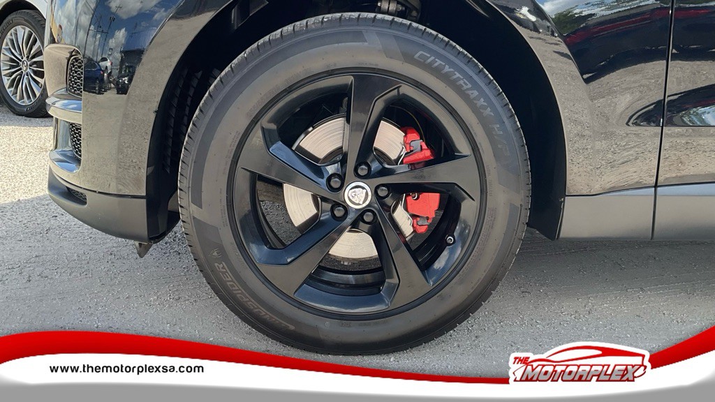 2018 Jaguar F-PACE Image 19