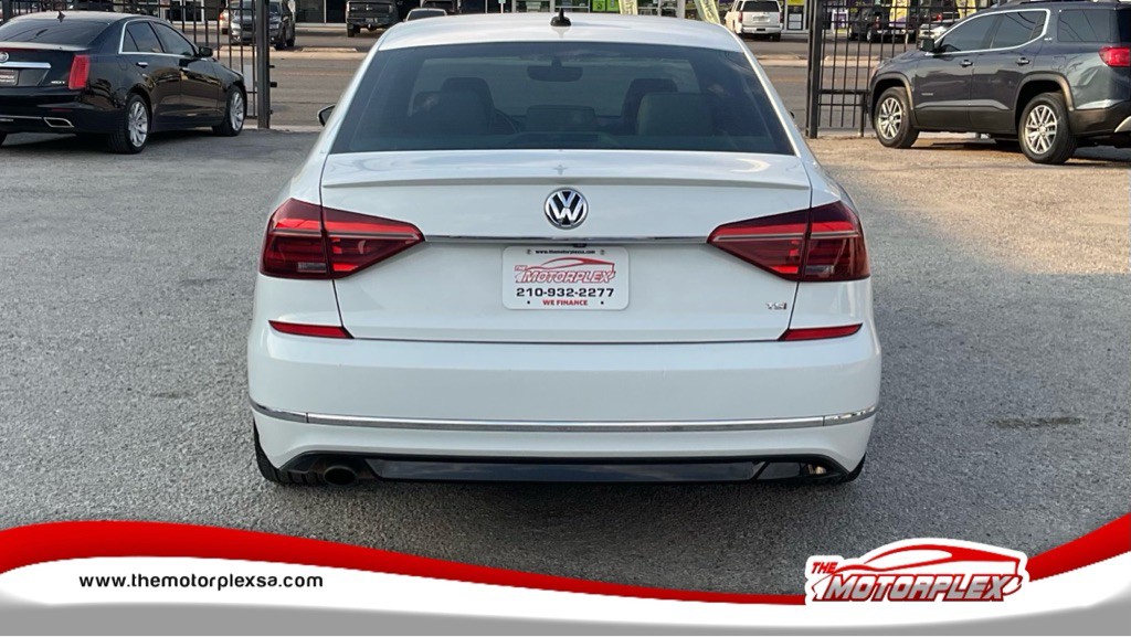 2017 Volkswagen Passat Image 5
