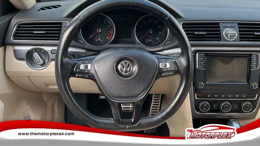 2017 Volkswagen Passat Image 12
