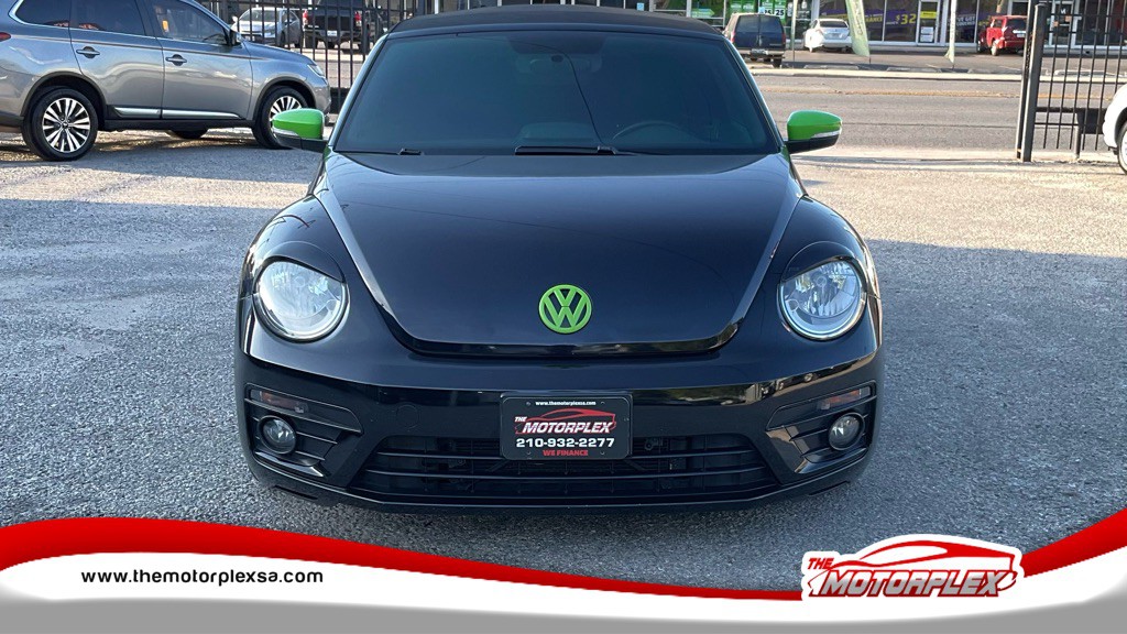 2014 Volkswagen Beetle Image 2