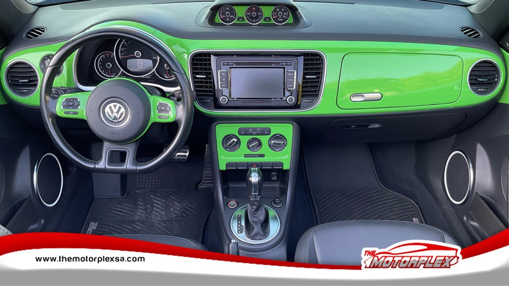 2014 Volkswagen Beetle Image 13