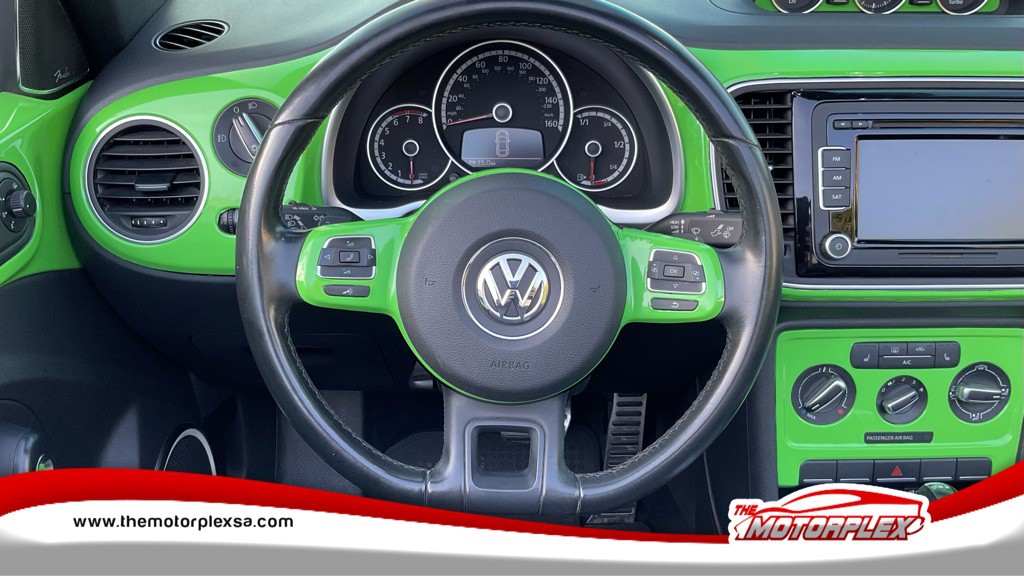 2014 Volkswagen Beetle Image 16