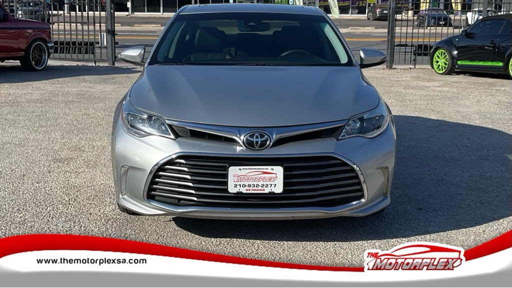 2017 Toyota Avalon Image 2