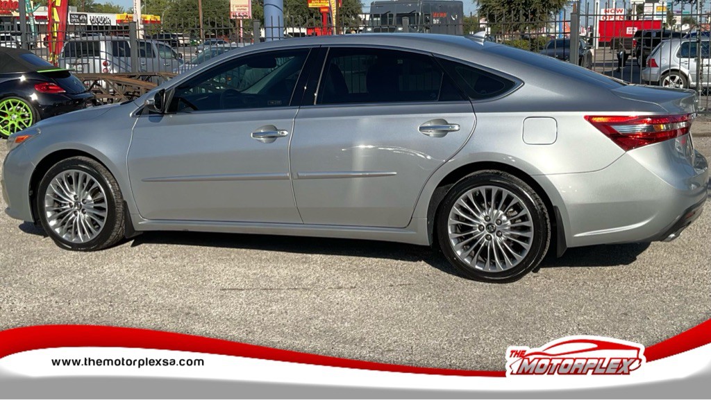 2017 Toyota Avalon Image 4