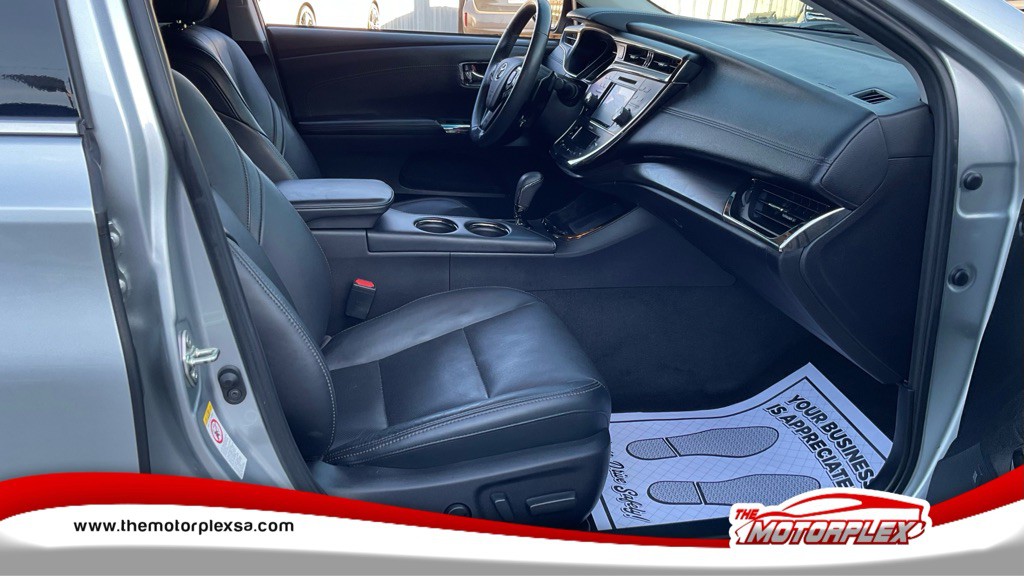 2017 Toyota Avalon Image 9