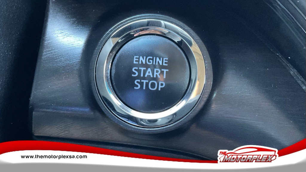 2017 Toyota Avalon Image 17