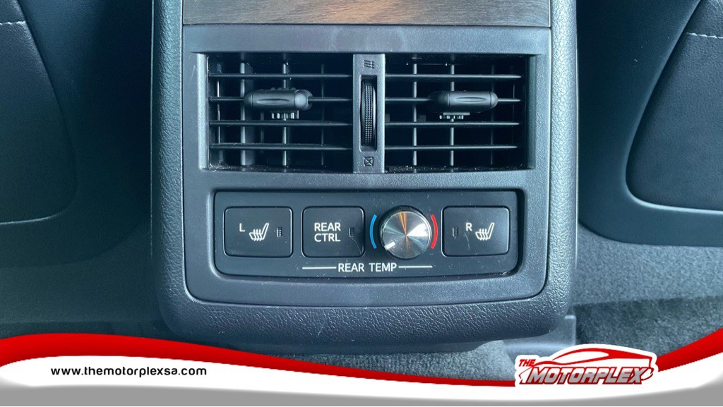 2017 Toyota Avalon Image 21