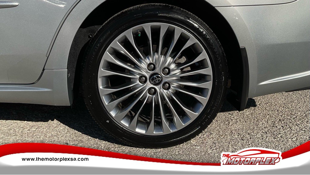 2017 Toyota Avalon Image 23