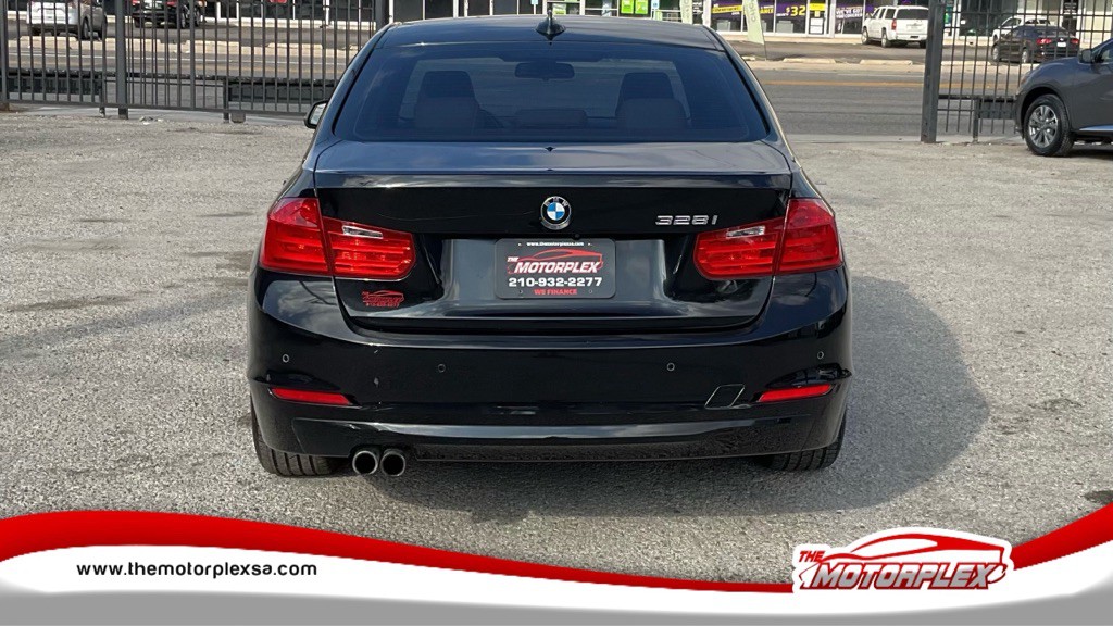 2015 BMW 3 Series Image 5