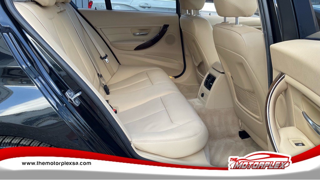 2015 BMW 3 Series Image 10