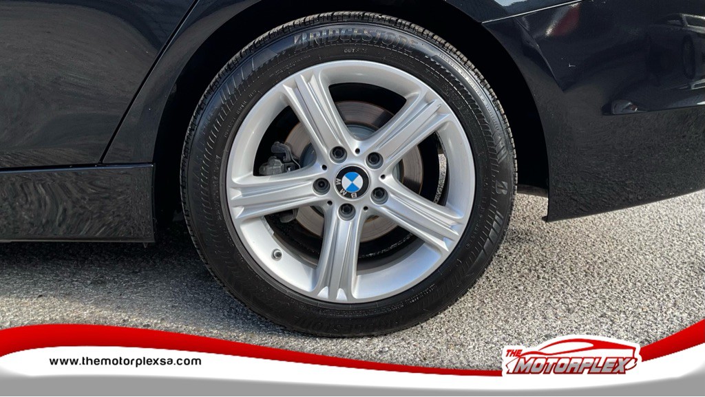 2015 BMW 3 Series Image 16