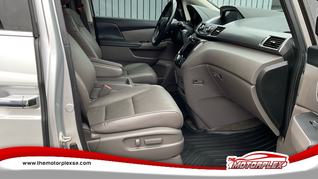 2014 Honda Odyssey Image 9