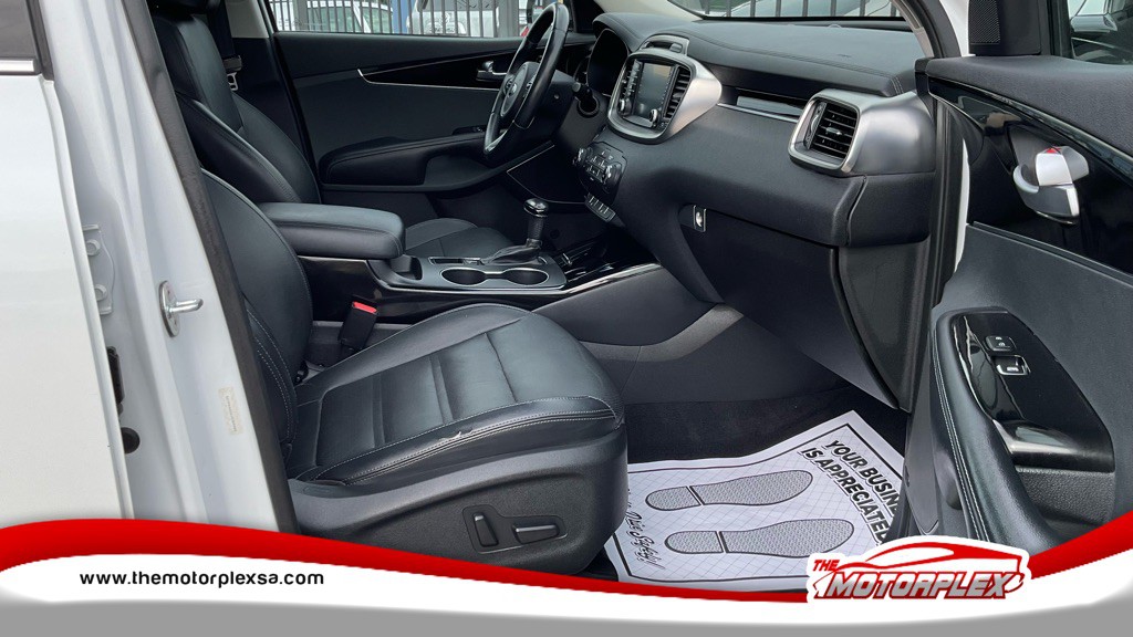 2018 Kia Sorento Image 9