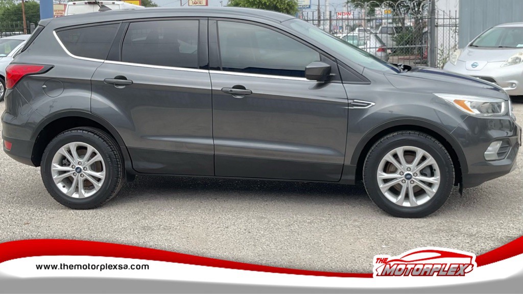 2019 Ford Escape Image 1