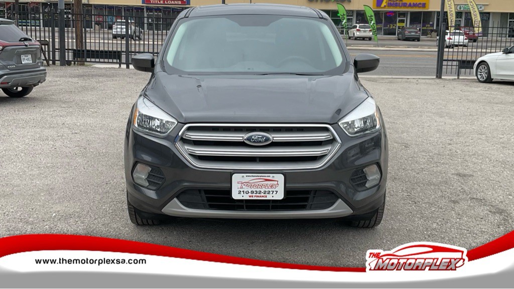 2019 Ford Escape Image 2