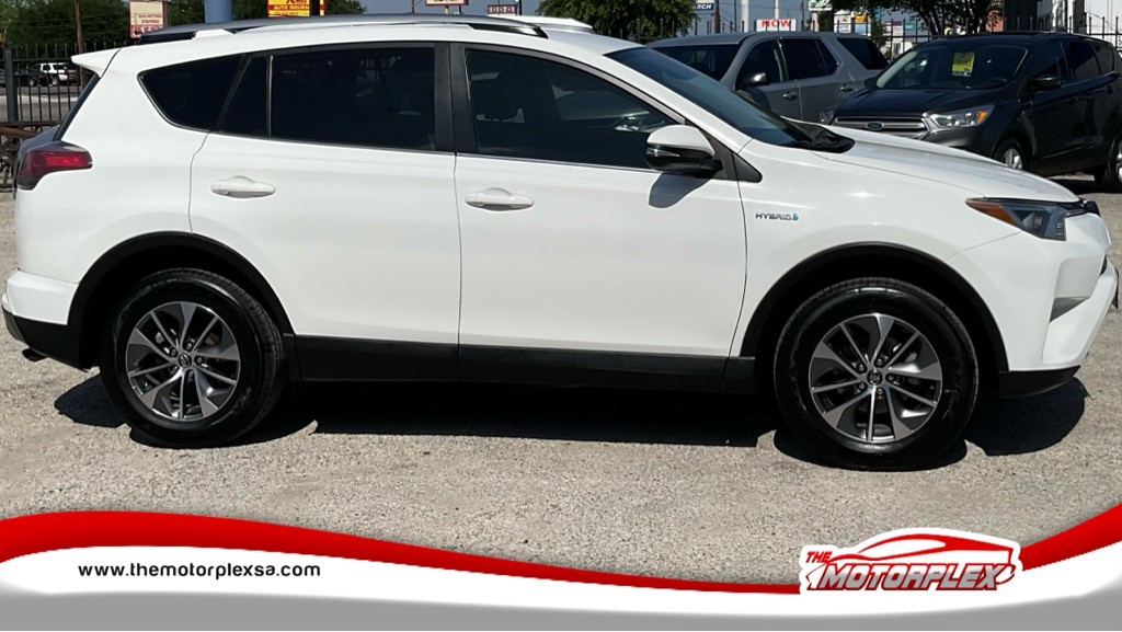 2018 Toyota Rav4 Image 1