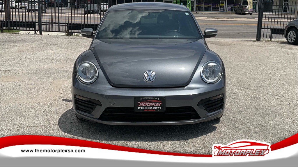 2019 Volkswagen Beetle Image 2