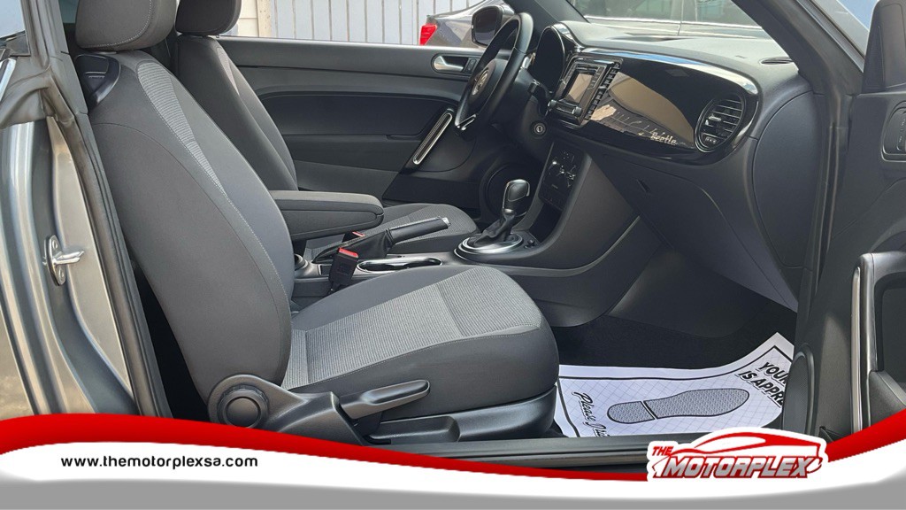 2019 Volkswagen Beetle Image 8