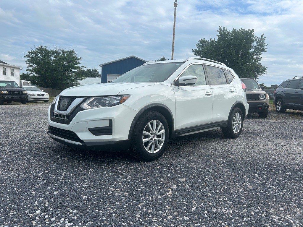 2017 Nissan Rogue Image 1