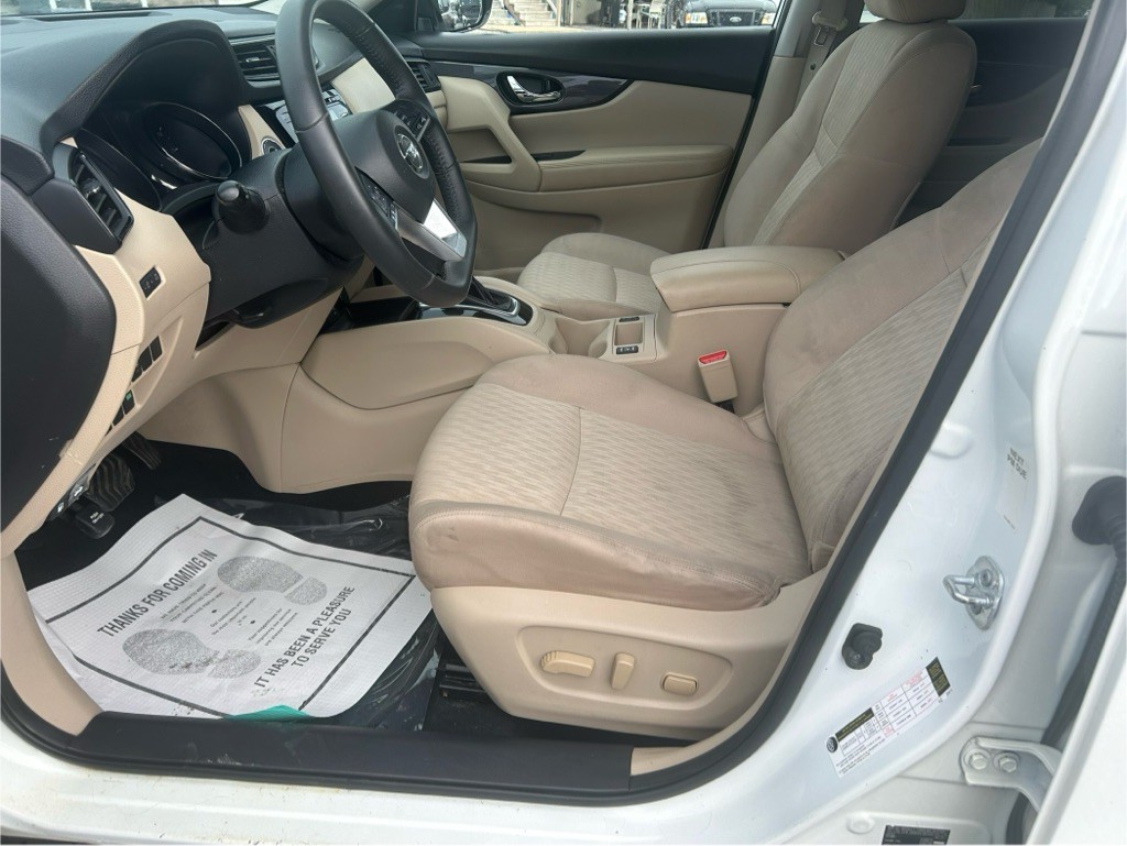 2017 Nissan Rogue Image 4