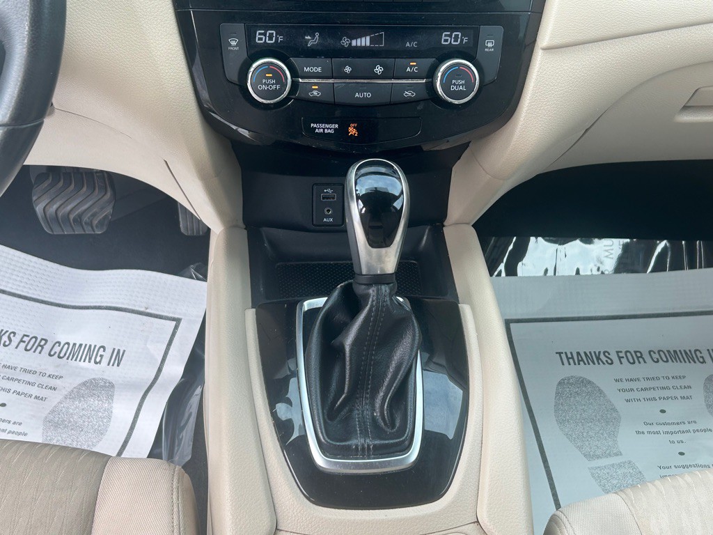 2017 Nissan Rogue Image 9