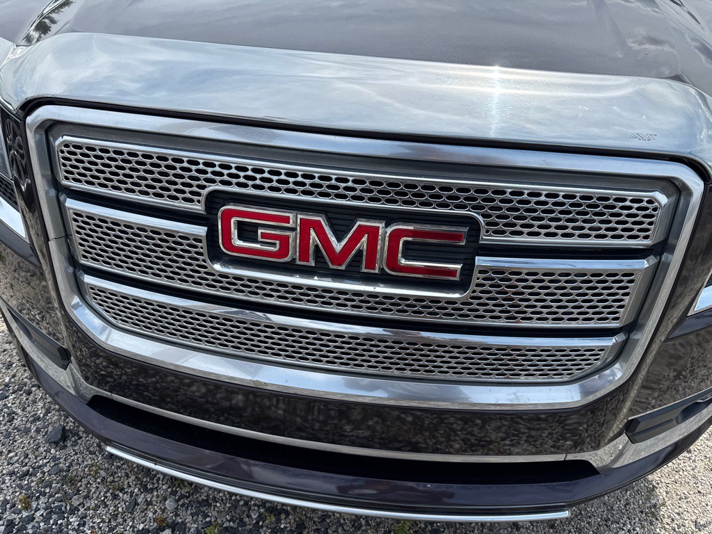 2015 GMC Acadia Image 2