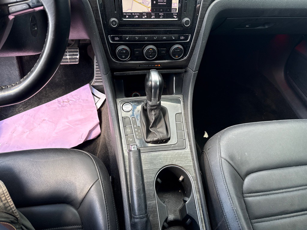 2017 Volkswagen Passat Image 6