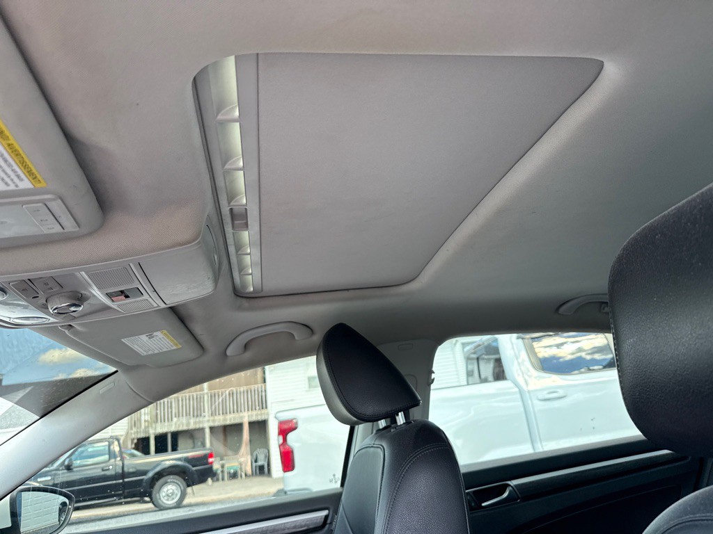 2017 Volkswagen Passat Image 8