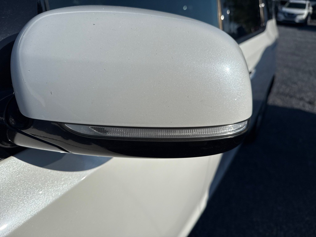 2017 Kia Sedona Image 2