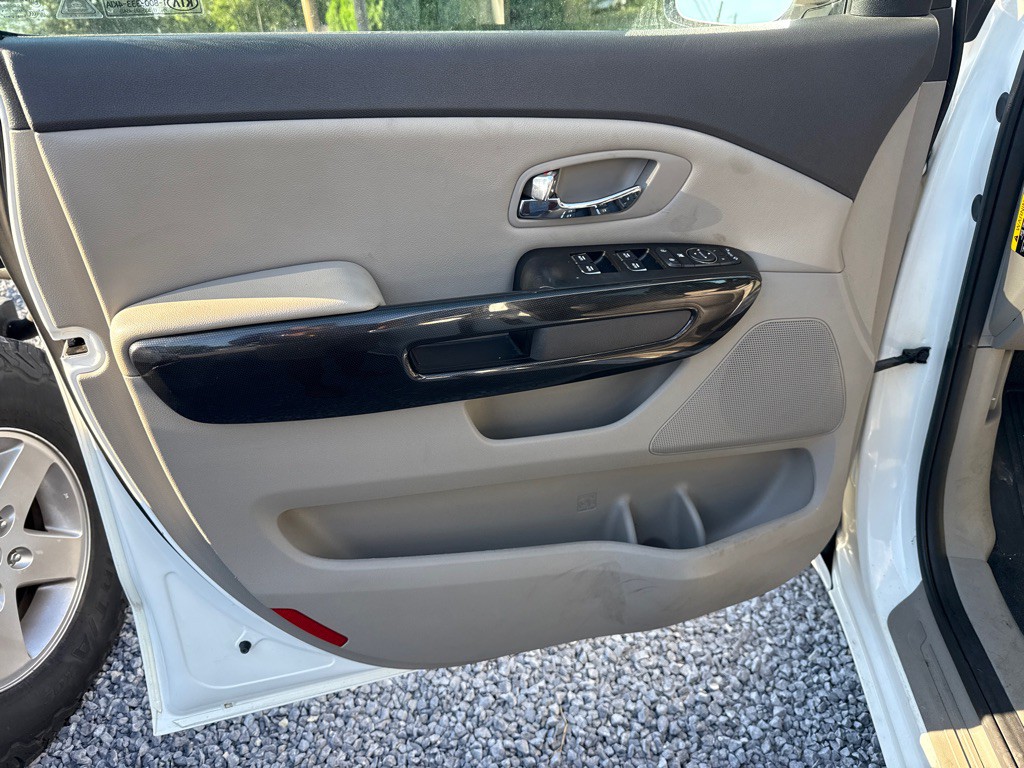 2017 Kia Sedona Image 3