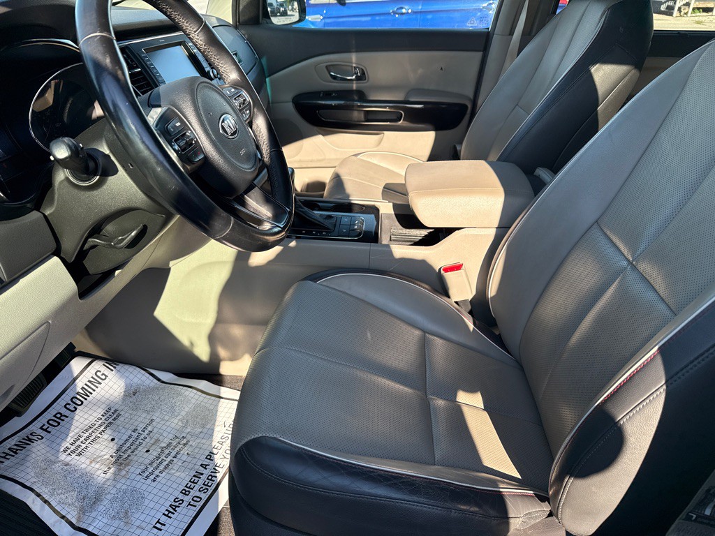 2017 Kia Sedona Image 4