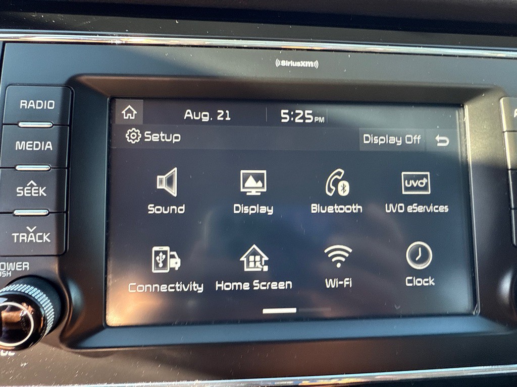 2017 Kia Sedona Image 9