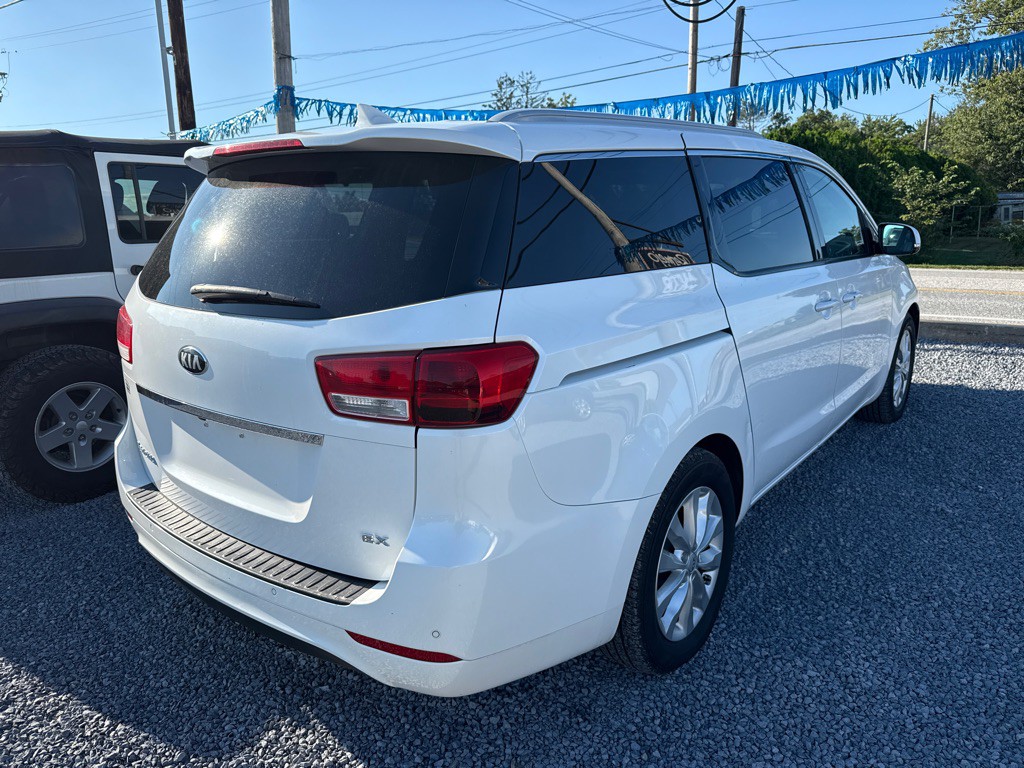 2017 Kia Sedona Image 20