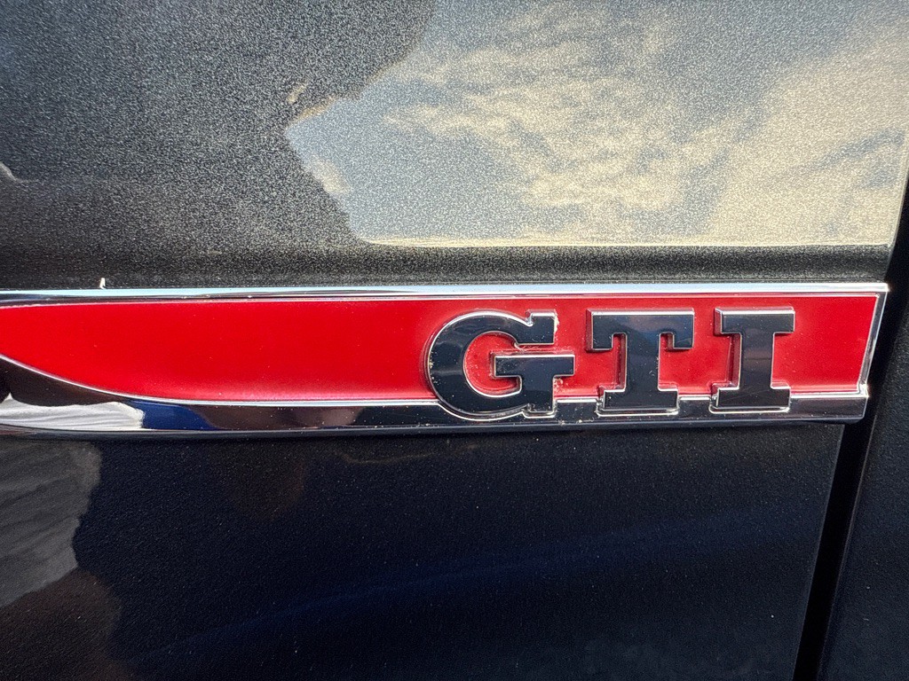 2017 Volkswagen GTI Image 4