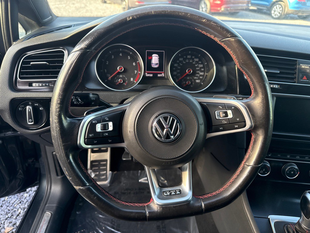 2017 Volkswagen GTI Image 10