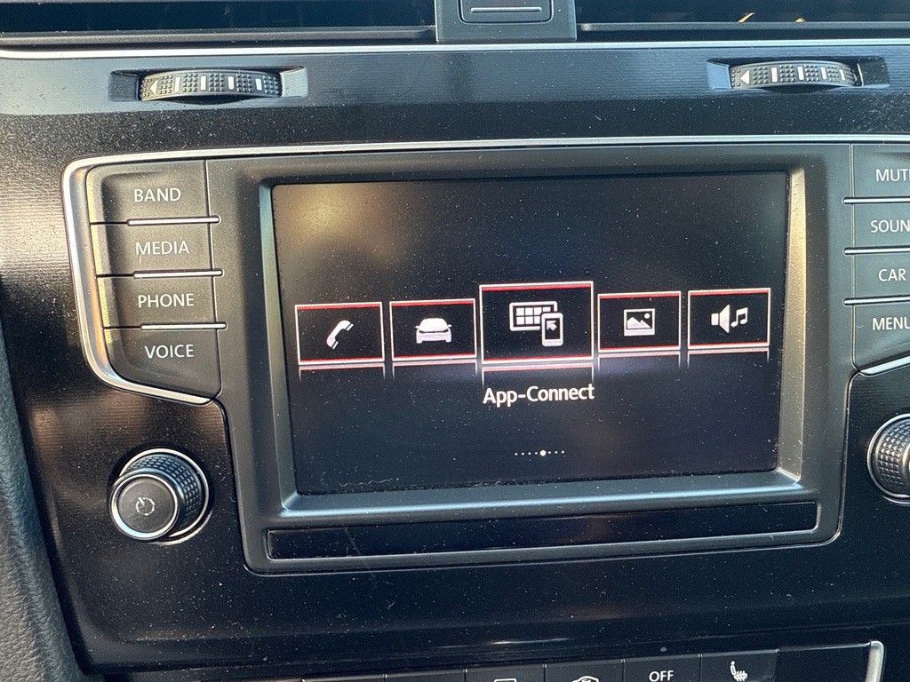 2017 Volkswagen GTI Image 11
