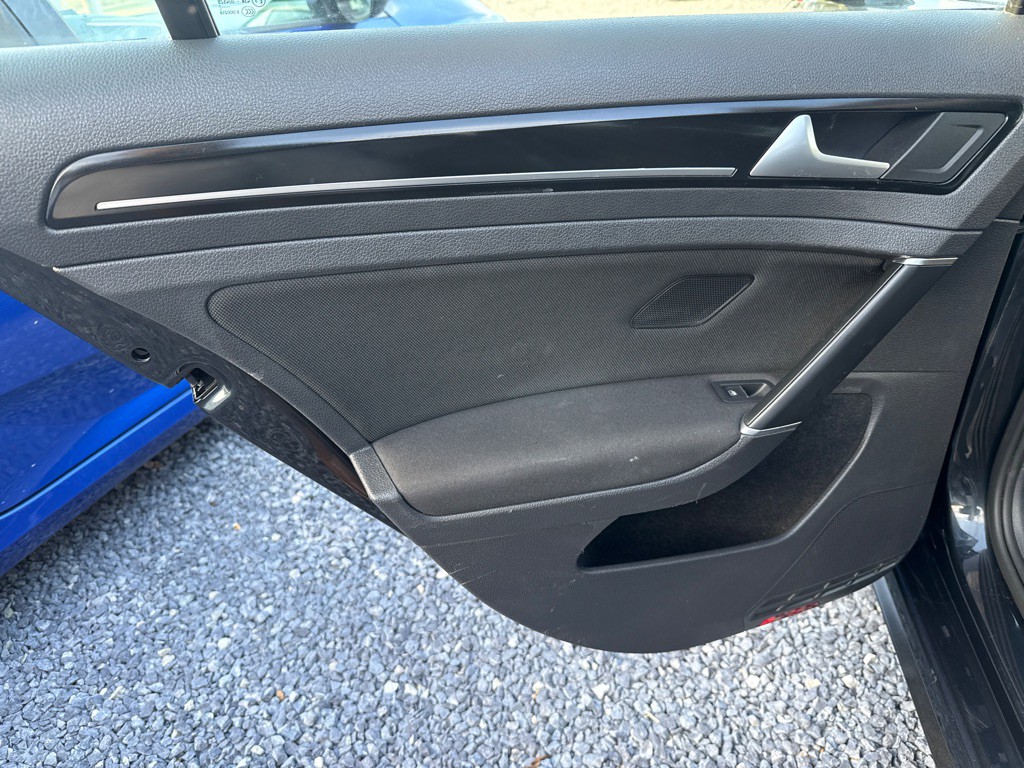 2017 Volkswagen GTI Image 13
