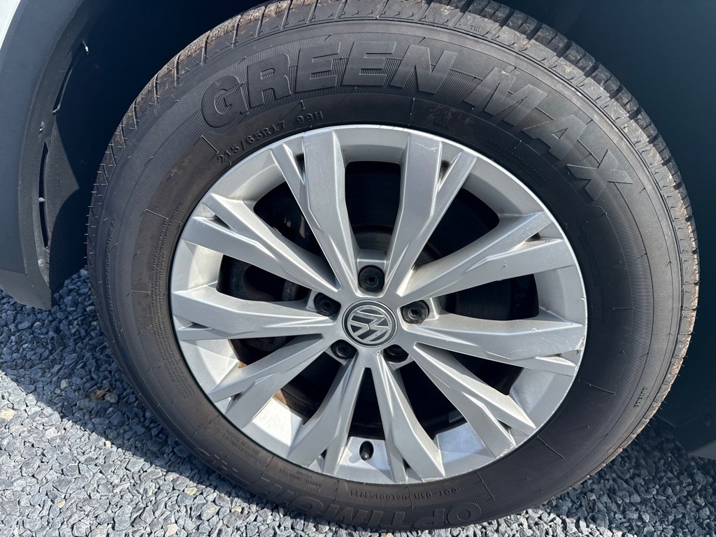 2018 Volkswagen Tiguan Image 2