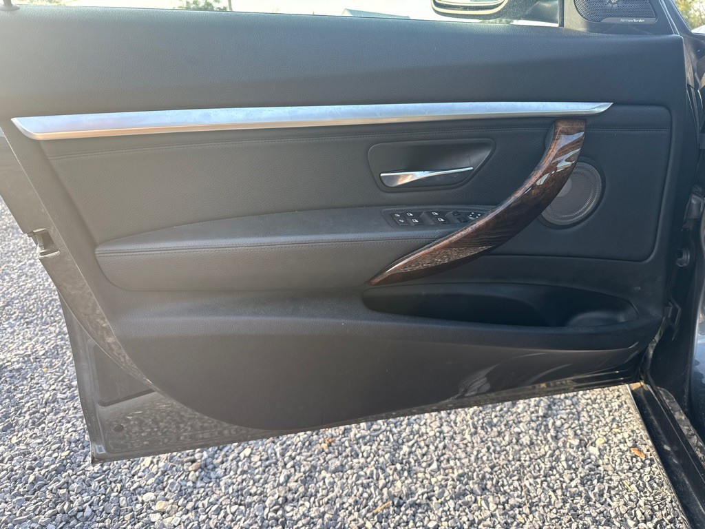 2014 BMW 3 Series Image 4