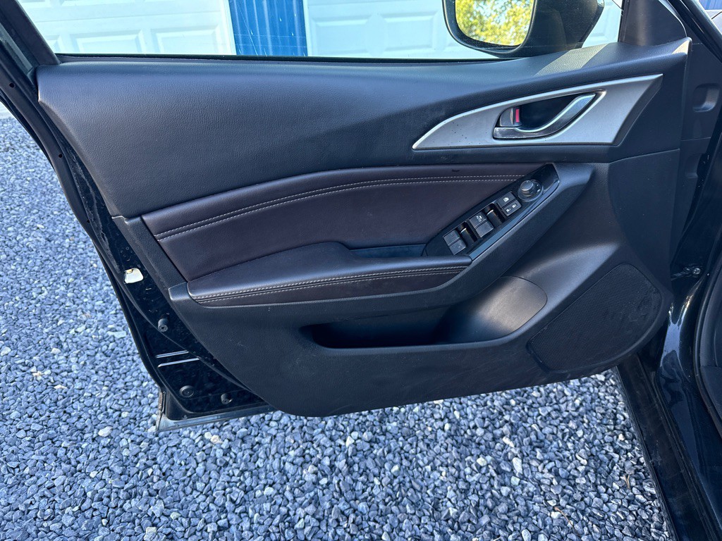 2017 Mazda Mazda3 Image 3